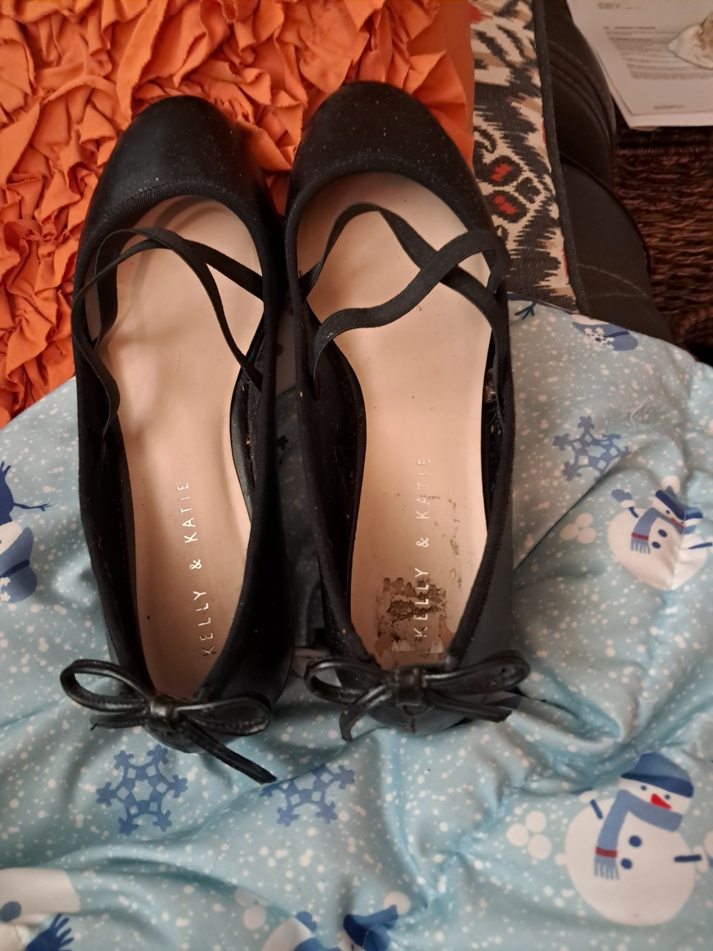Kelly & Katie Black Cross-Strap Ballet Flats with Bow